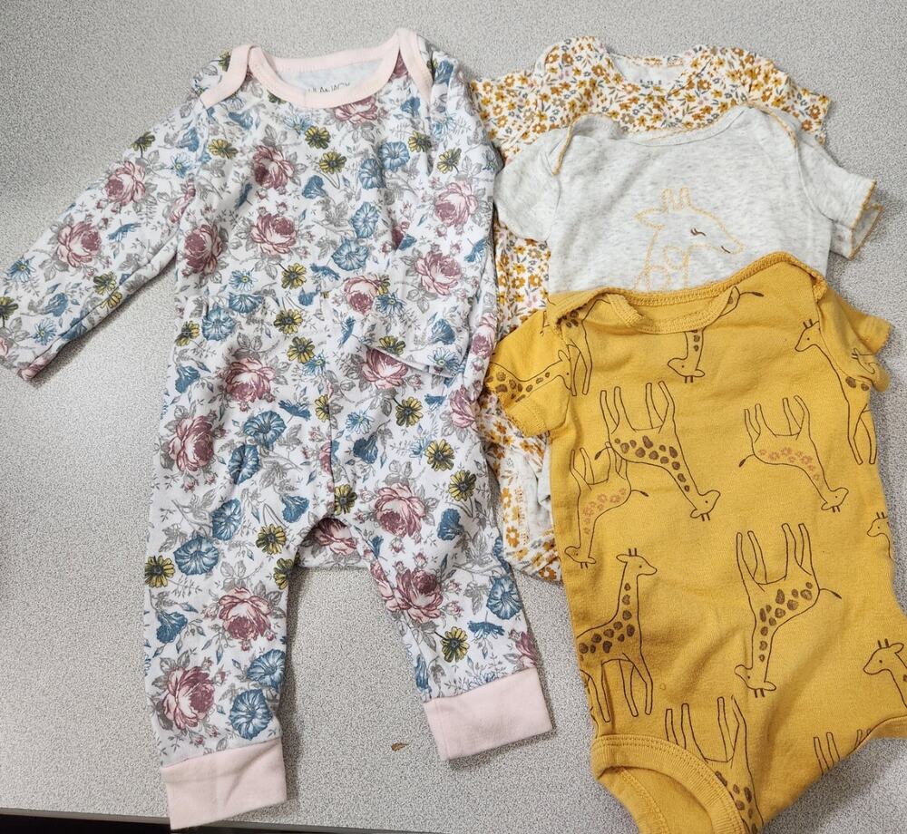 Mixed Lot of Lila & Jack Child of Mine Body Suits 3-6M 5 Pieces Total